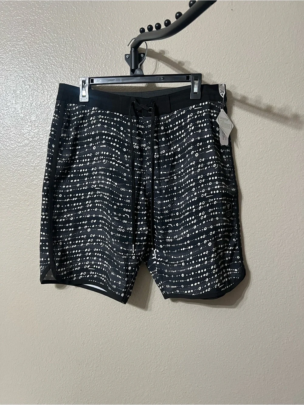 Men's Vissla board short Black sz- 34 with Drawstring NWT